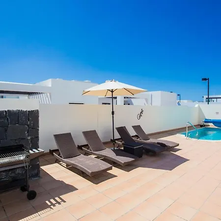 Vila Beautiful 2-bed In -rosa Blanca