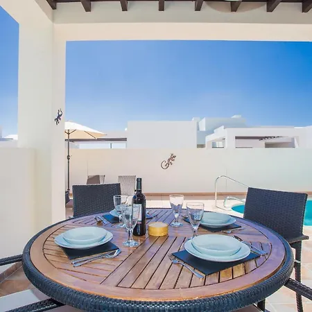 Vila Beautiful 2-bed In -rosa Blanca