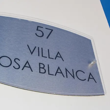 Vila Beautiful 2-bed In -rosa Blanca *
